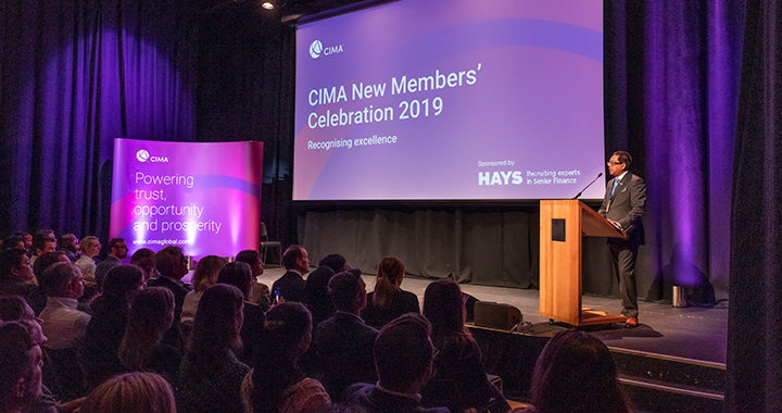 CIMA President Amal Ratnayake, FCMA, CGMA, provides advice to new members in London.