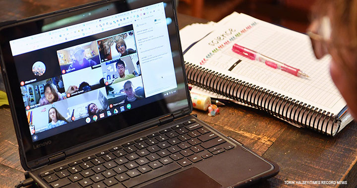 Cheryl Nix, a seventh-grade science teacher at McNiel Middle School in Wichita Falls, Texas, connects with her students using Google Classroom.